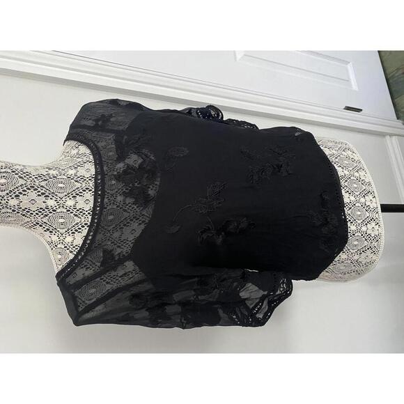 Vintage Anne Carson 100% silk floral embroidered black top size small - Picture 1 of 6